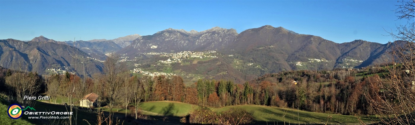 77 Vista panoramica da Pos. Castello sulla Val Serina.jpg